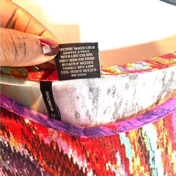New Directions Boho Multicolor Abstract Flutter Sleeve Top – Medium - Picture 6 of 12